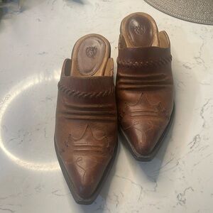 Ariat mules good conditions